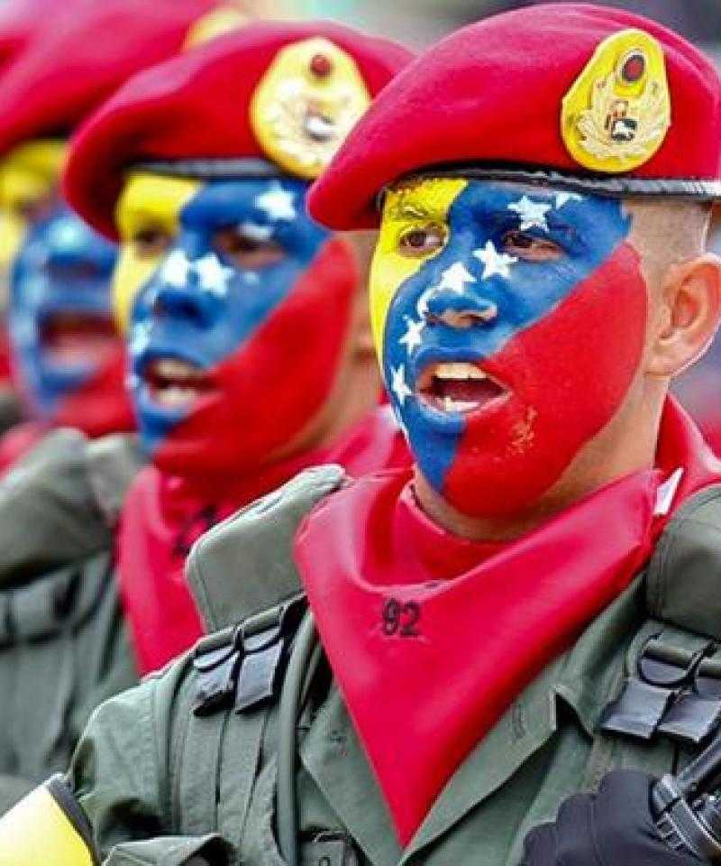 Jóvenes en el ejército bolivariano de Venezuela