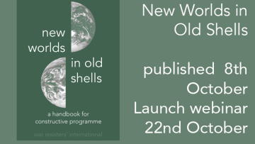 La portada del libro es de color verde, con un globo terráqueo dividido por la mitad y el título del libro dispuesto a su alrededor.