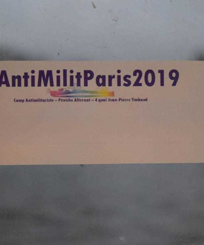 Sticker que dice #AntimilitParis2019