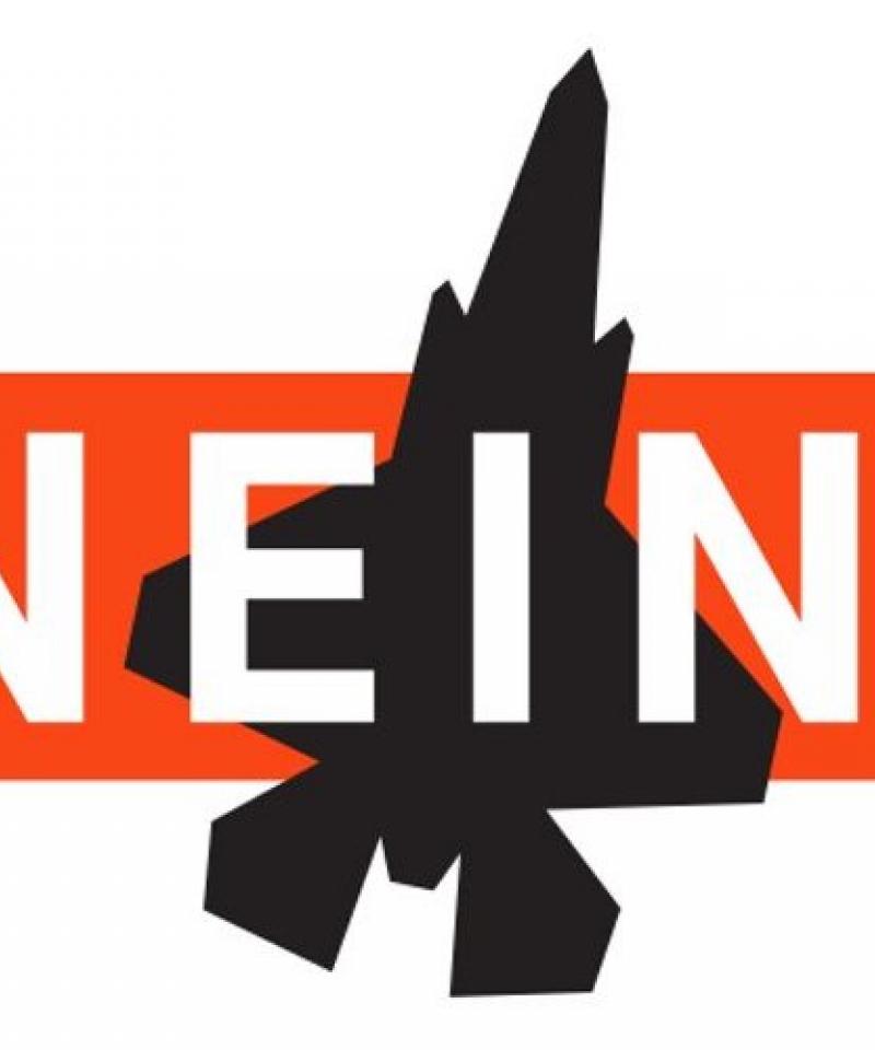 Un dibujo de un avión de combate negro con la palabra "Nein". ("¡No!") escrita en él