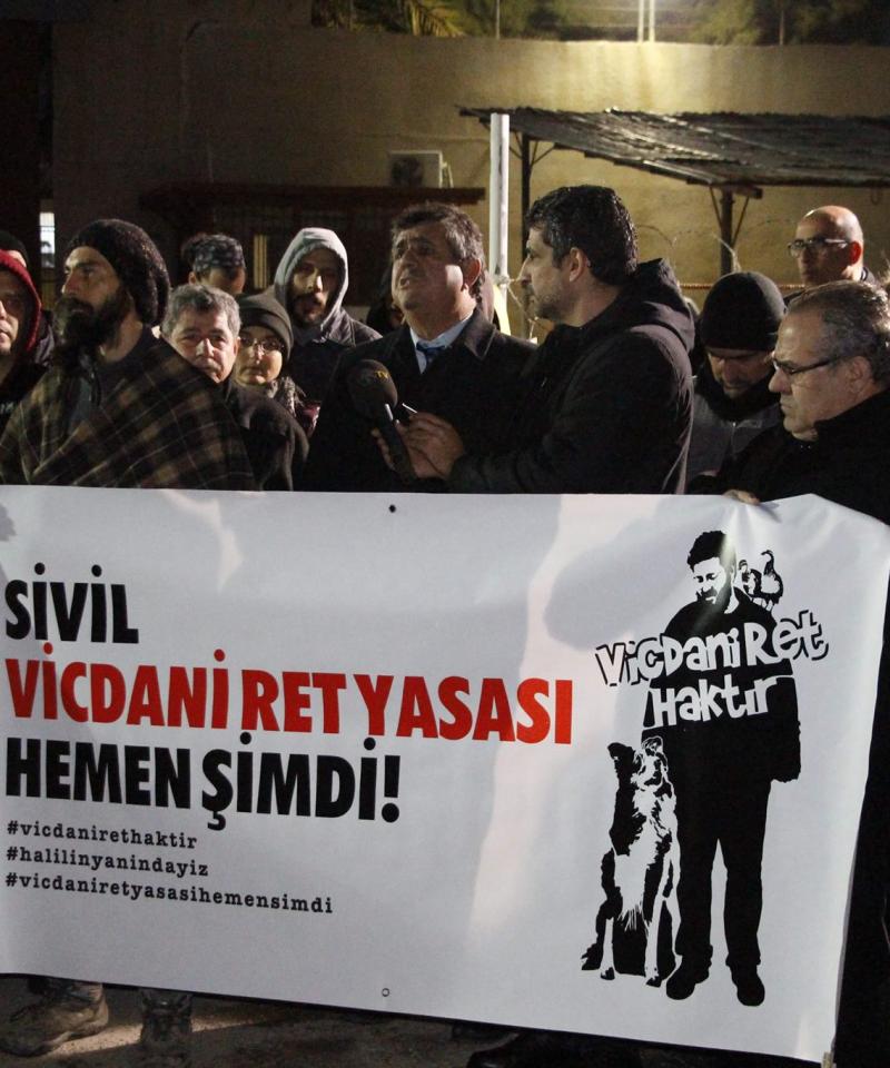 Protesta en apoyo del proyecto de ley de objeción de conciencia en el norte de Chipre